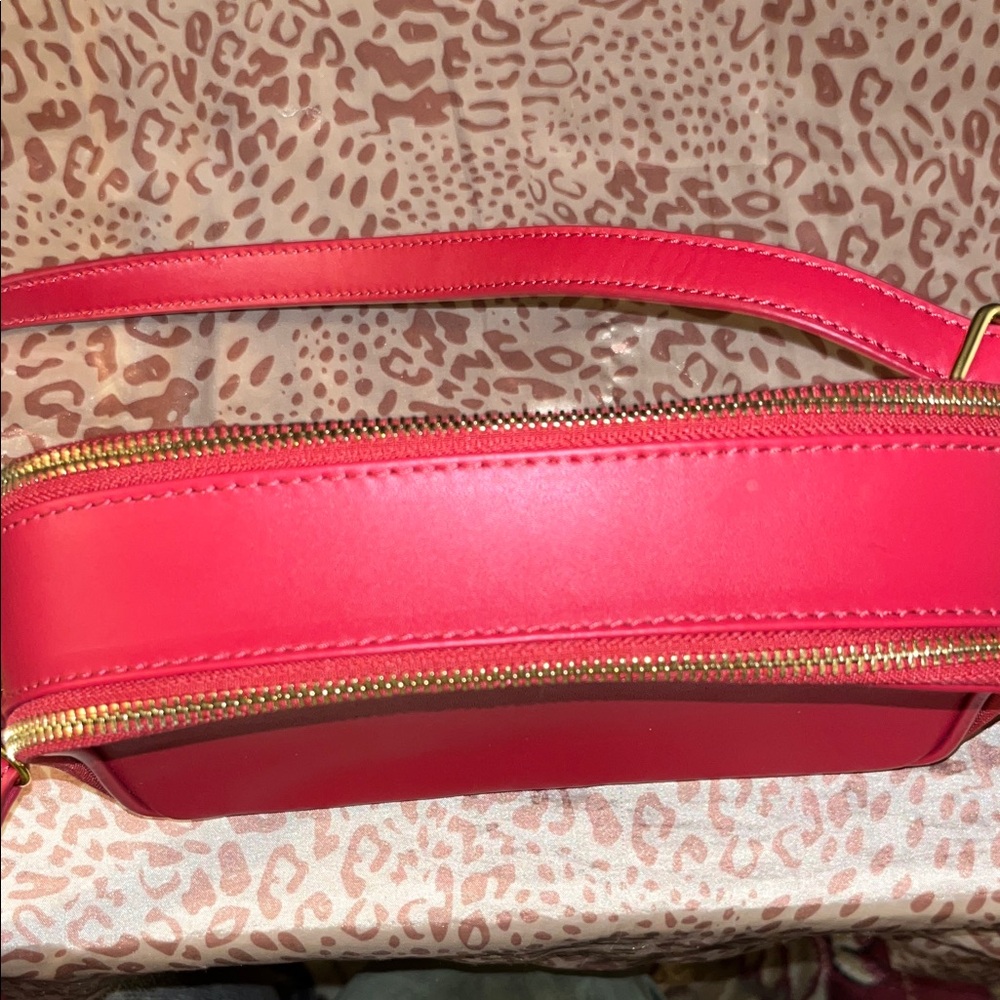 Joy & Iman Cherry Red Leather Crossbody Bag - Picture 5 of 12